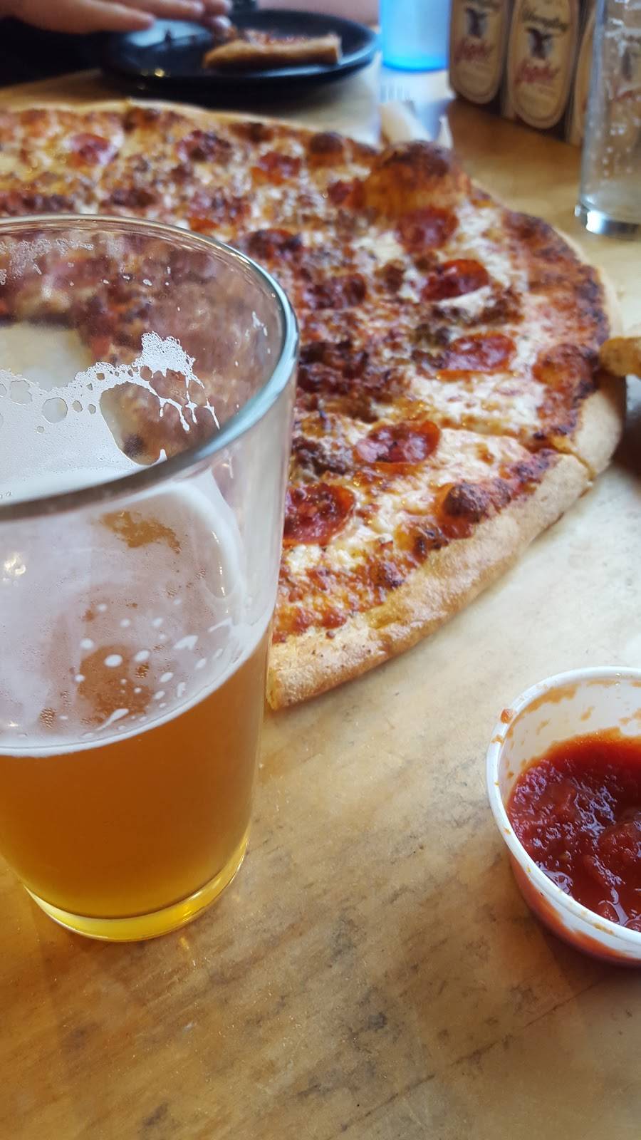 Knights Pizza | restaurant | 1701 W State of Franklin Rd, Johnson City, TN 37604, USA | 4239756483 OR +1 423-975-6483