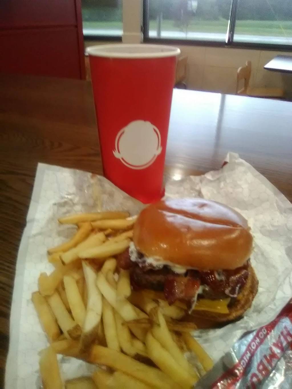 Wendys | restaurant | 193 Outer Loop, Louisville, KY 40214, USA | 5023750100 OR +1 502-375-0100