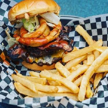 Staxx-Kvv Kitchen & Bar | restaurant | 1233.5 Dillon Rd, Burlington, ON L7M 1K6, Canada | 2897752215 OR +1 289-775-2215