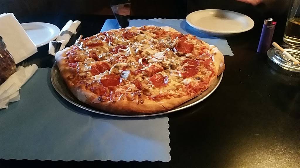 Flamingo Pizza of Miller | restaurant | 8341 Locust Ave, Gary, IN 46403, USA | 2199380323 OR +1 219-938-0323
