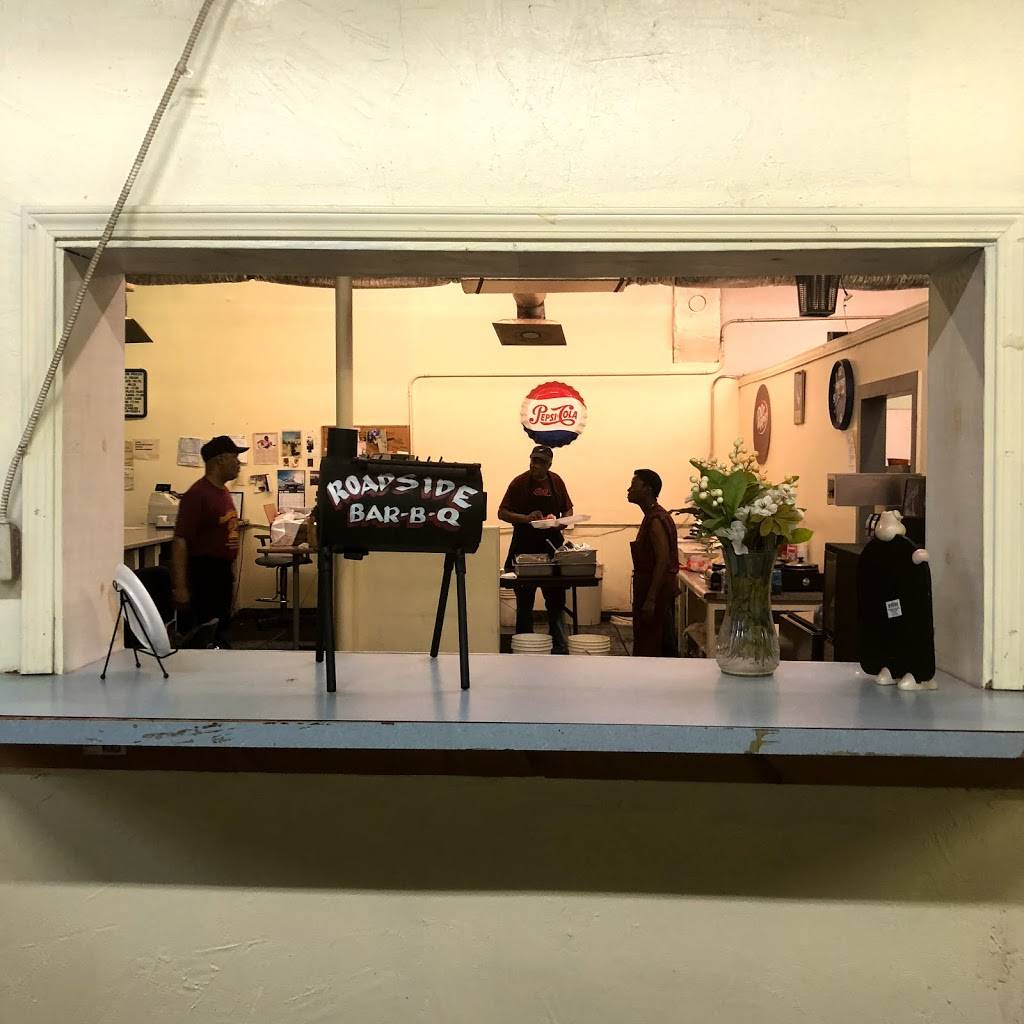 Roadside Bar-B-Q | restaurant | 7303 1st Ave N, Birmingham, AL 35206, USA | 2058339616 OR +1 205-833-9616
