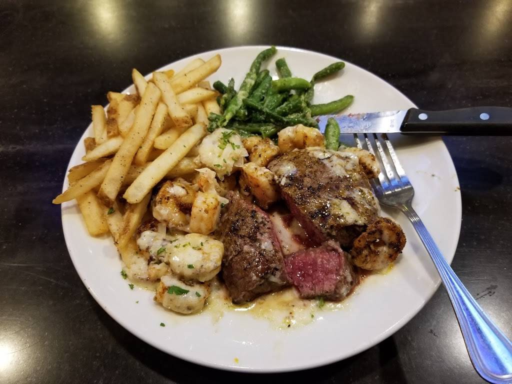 Applebees Grill + Bar | restaurant | 6845 E State St, Rockford, IL 61108, USA | 8152268818 OR +1 815-226-8818