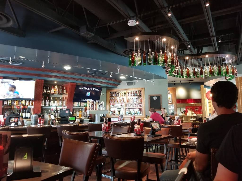 Red Robin Gourmet Burgers and Brews | restaurant | 880 Loudon Rd, Latham, NY 12110, USA | 5187825121 OR +1 518-782-5121