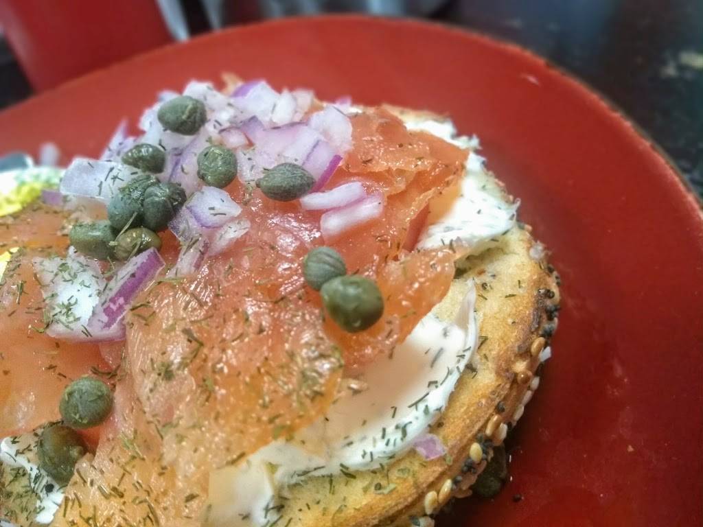 Blue Rooster Café | cafe | 1372 Cape St Claire Rd, Annapolis, MD 21409, USA | 4107575232 OR +1 410-757-5232