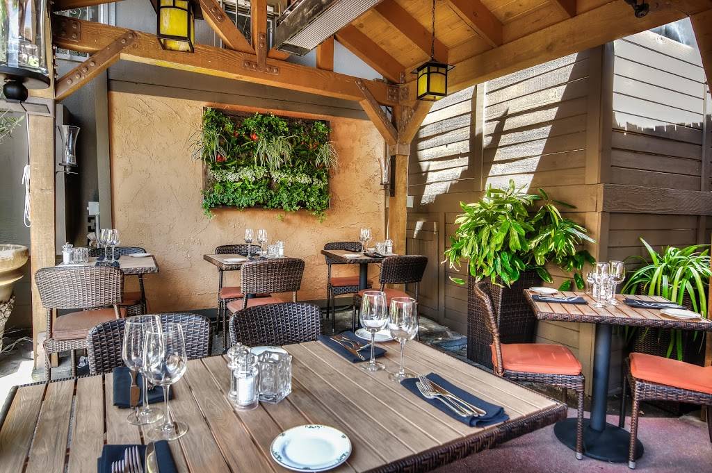 The Bungalow | night club | 2441 East Coast Hwy, Corona Del Mar, CA 92625, USA | 9496736585 OR +1 949-673-6585