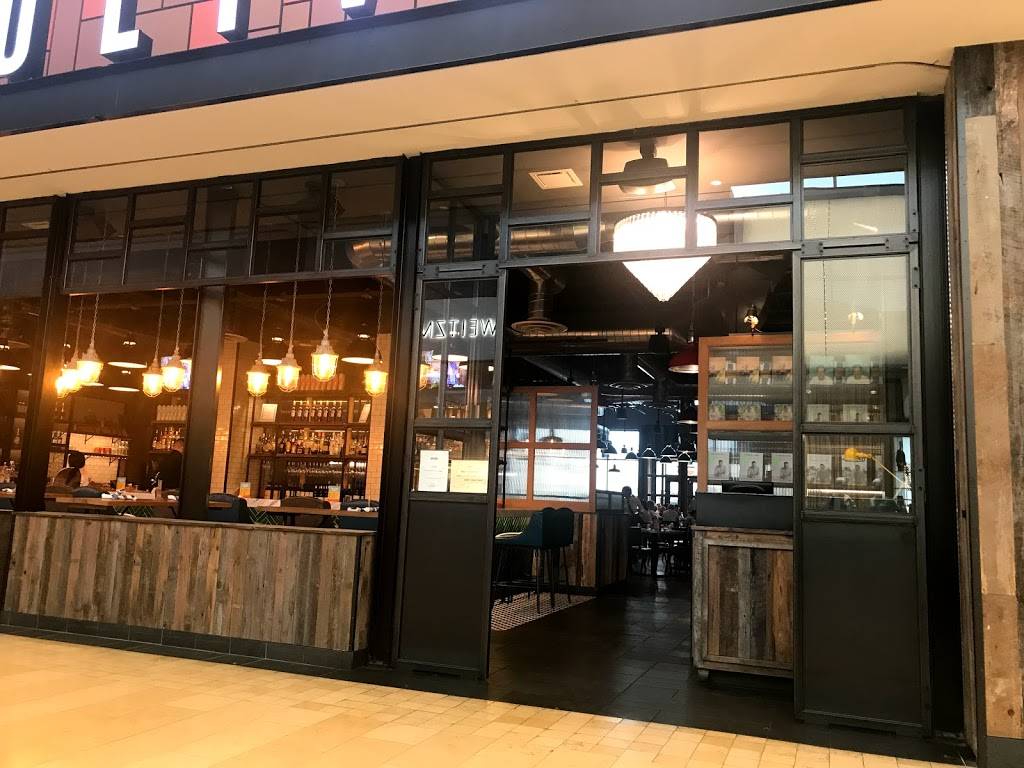 Jamies Italian Square One | restaurant | 100 City Centre Drive, 454 Square One Dr Unit #2, Mississauga, ON L5B 2C9, Canada | 9057669090 OR +1 905-766-9090