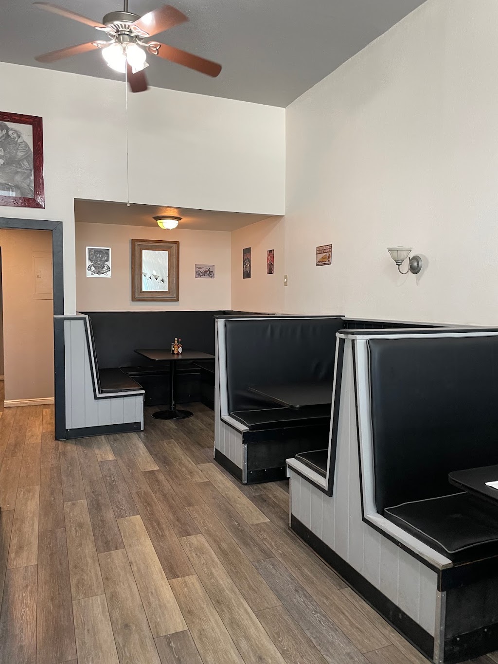 Side Track Restaurant | restaurant | 190 Clover St, Caliente, NV 89008, USA | 7757263164 OR +1 775-726-3164