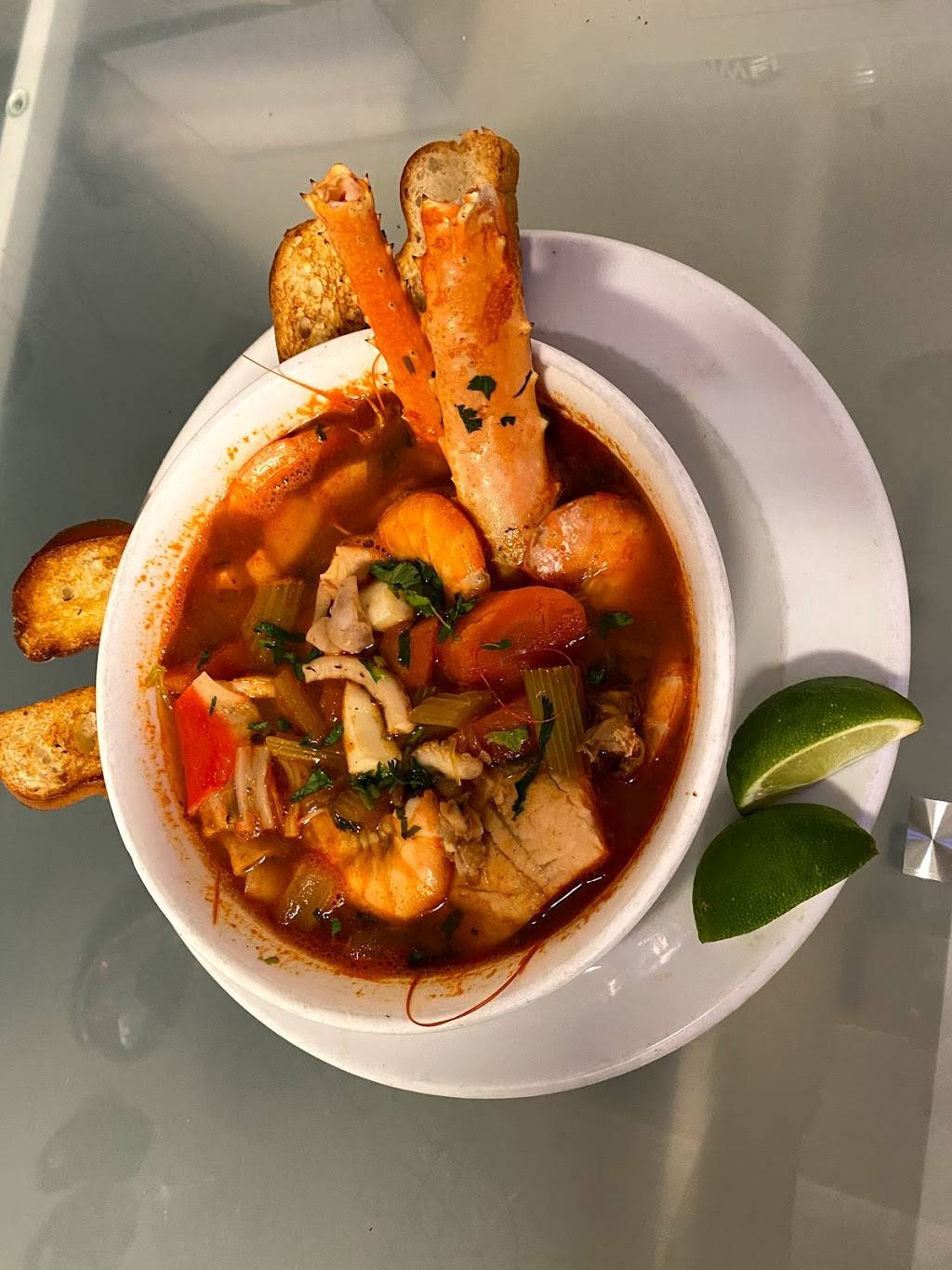 Los Balones Sports Bar & Restaurant | restaurant | 2905 Webb Chapel Ext, Dallas, TX 75220, USA | 2143584449 OR +1 214-358-4449