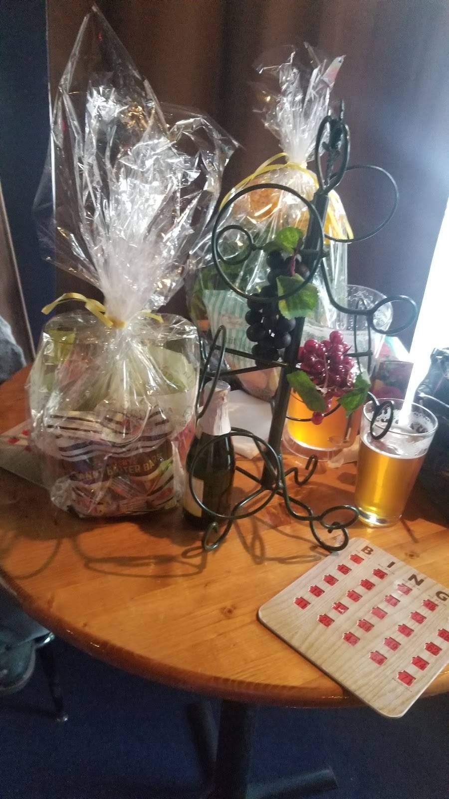 Woodshed Bar & Grill | restaurant | 23698 WA-3, Belfair, WA 98528, USA | 3602751222 OR +1 360-275-1222