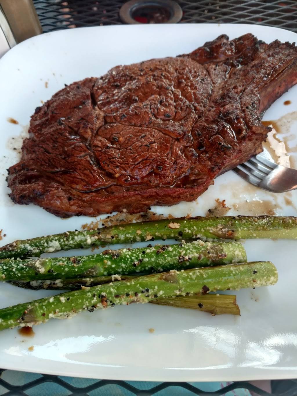 Log Cabin Bar | restaurant | 181 S Main St #8918, Freeland, MI 48623, USA | 9896955761 OR +1 989-695-5761