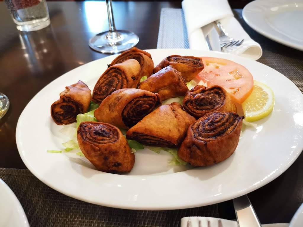 Restaurant Beroya | restaurant | 3455 Boulevard Saint-Martin O, Laval, QC H7T 1A2, Canada | 4506812020 OR +1 450-681-2020