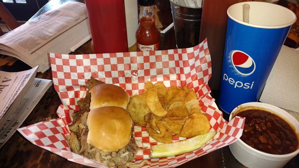 Big Willies Smokehouse | restaurant | 23 Monument Sq, Urbana, OH 43078, USA | 9375084686 OR +1 937-508-4686