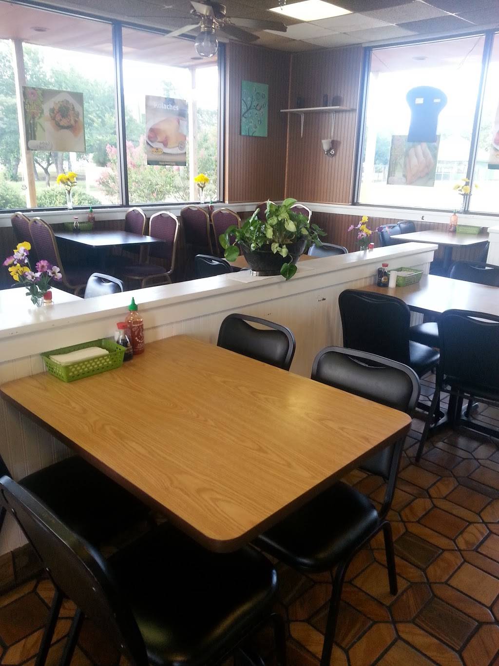 Pollys Thai Kitchen | restaurant | 402 SW Sheridan Rd, Lawton, OK 73505, USA | 5806998082 OR +1 580-699-8082