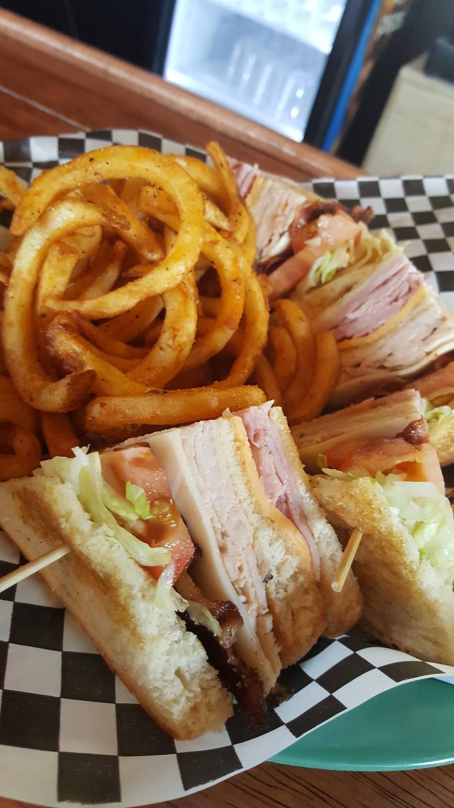 Shazzys Bar & Grill | restaurant | 4949 Friendship Rd, Buford, GA 30519, USA | 6787658871 OR +1 678-765-8871