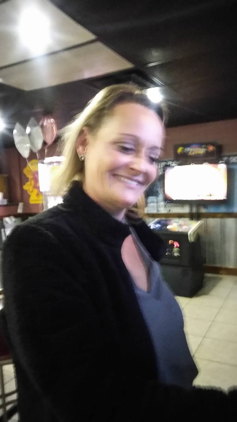 Verns Place | restaurant | 2322 E Washington St, Indianapolis, IN 46201, USA | 3176388376 OR +1 317-638-8376