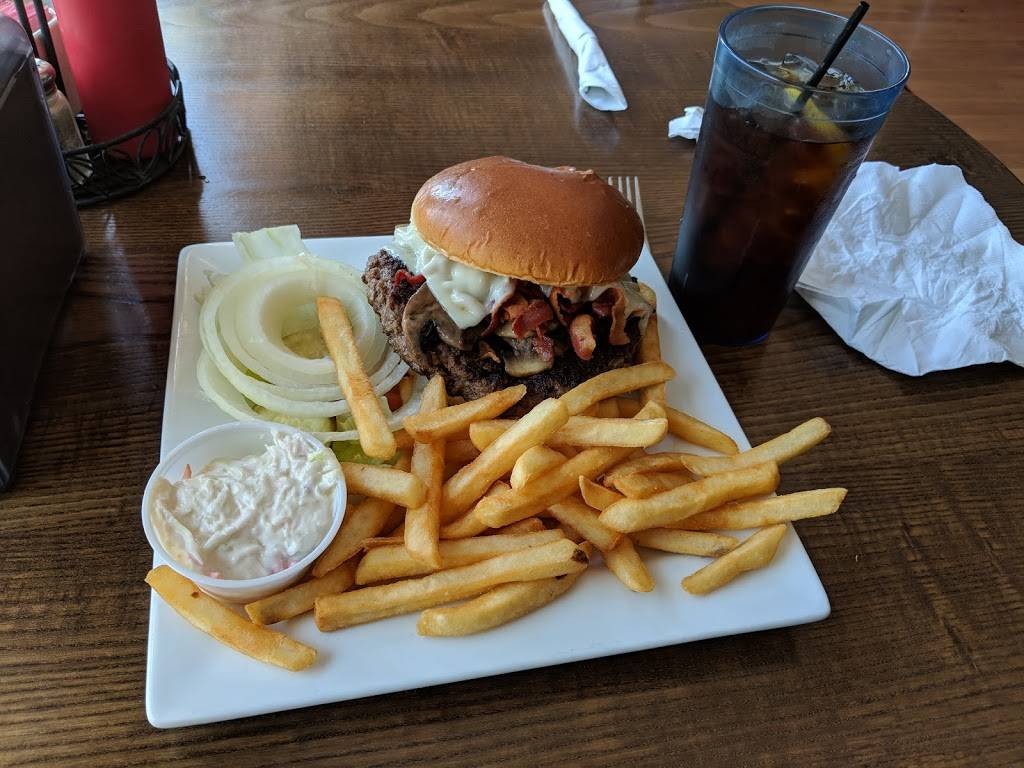 Skoogs Pub & Grill | restaurant | 155 Mill St, North Utica, IL 61373, USA | 8156675800 OR +1 815-667-5800