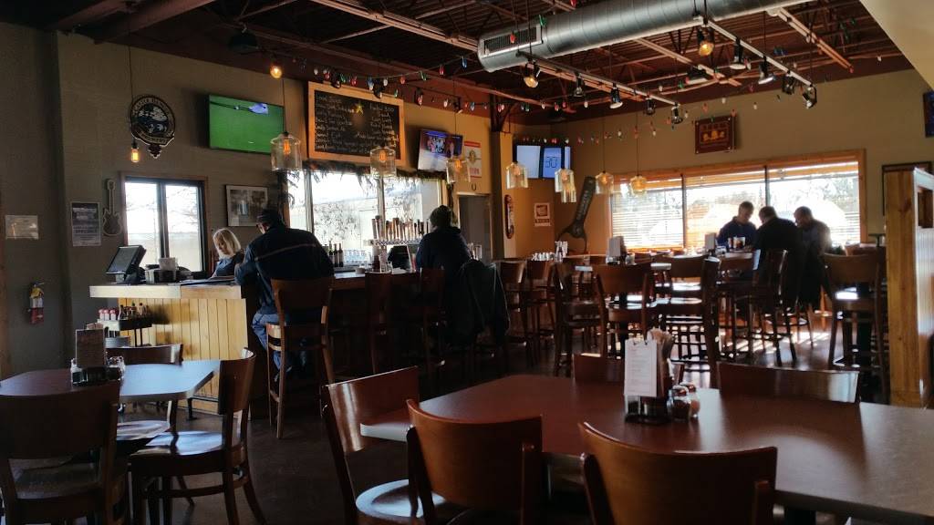 Minneapolis Carbones Pizza & Pub | restaurant | 4705 Cedar Ave S, Minneapolis, MN 55407, USA | 6127240063 OR +1 612-724-0063