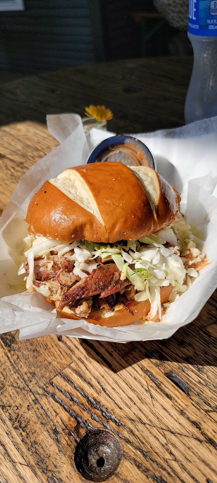 Round Top Brewing & Kitchen | restaurant | 101 W Austin St, Round Top, TX 78954, USA | 5122948641 OR +1 512-294-8641