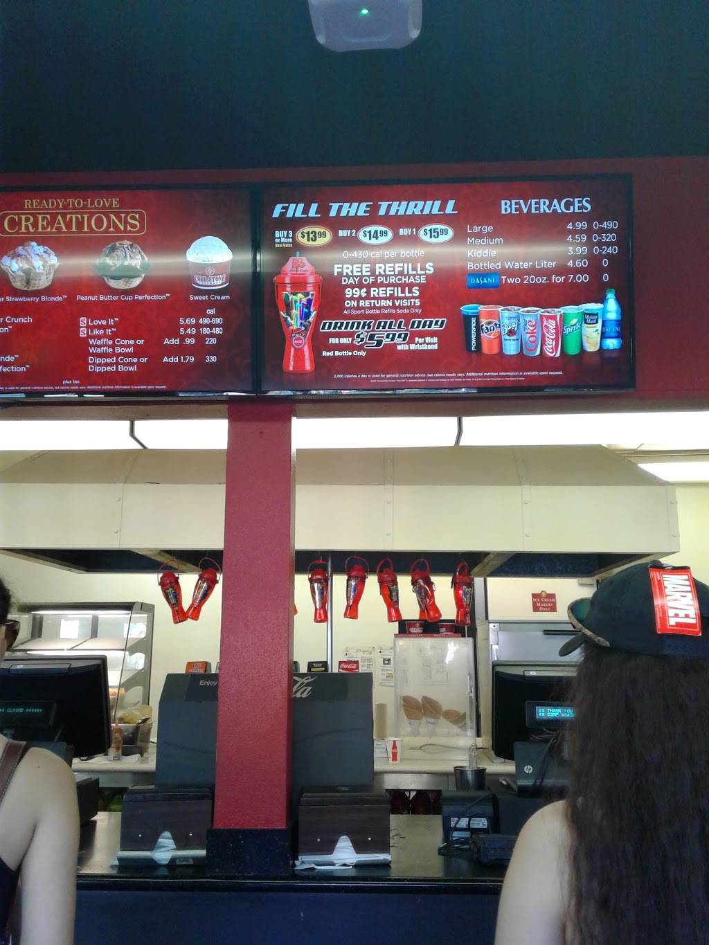 Cold Stone Creamery | bakery | 26101 Magic Mountain Pkwy, Valencia, CA 91355, USA | 6612554704 OR +1 661-255-4704