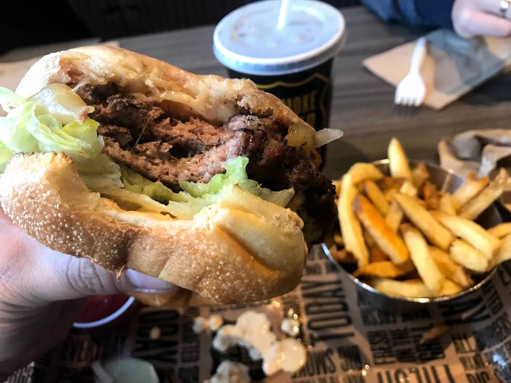 Big Smoke Burger | restaurant | 799 York Mills Rd, North York, ON M3B 1X6, Canada | 4164439944 OR +1 416-443-9944