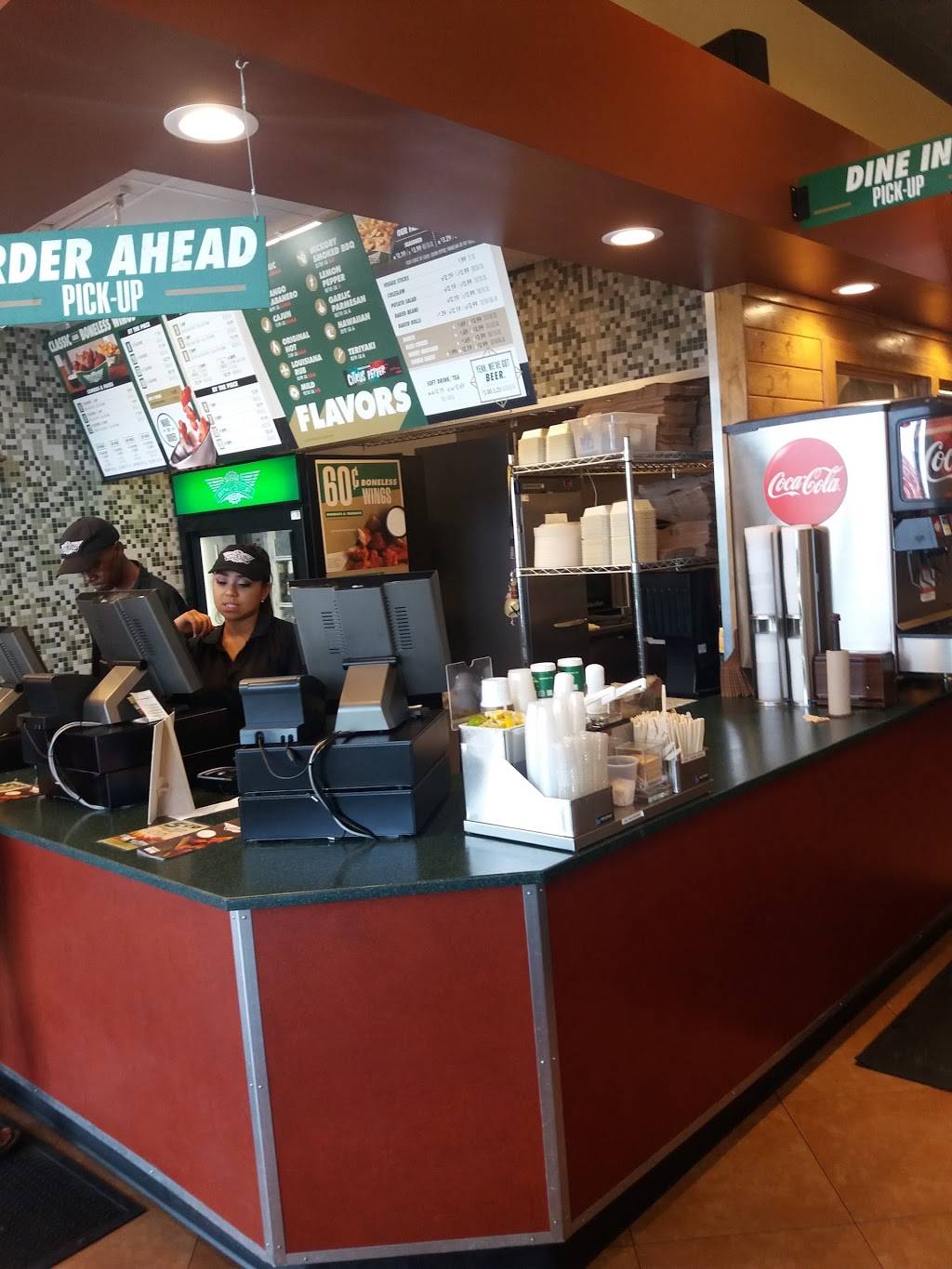 Wingstop | restaurant | 4400 North Fwy, Houston, TX 77022, USA | 7139369464 OR +1 713-936-9464