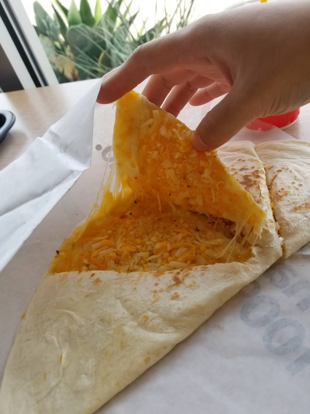 Taco Bueno | restaurant | 850 W Buckingham Rd, Garland, TX 75040, USA | 2147033660 OR +1 214-703-3660