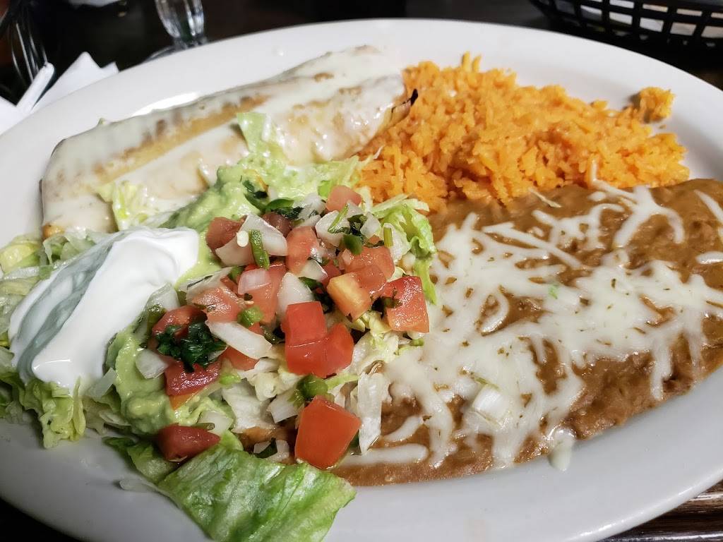 Little Mexico | restaurant | 2001 W Morton Ave, Jacksonville, IL 62650, USA | 2172711665 OR +1 217-271-1665