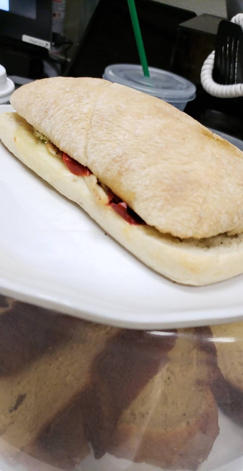 Starbucks | cafe | 22000 Willamette Dr, West Linn, OR 97068, USA | 5036567516 OR +1 503-656-7516