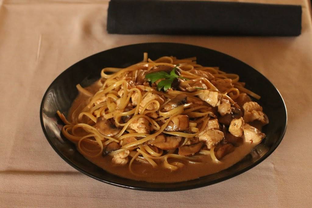 DRoccos: An Italian Joint | restaurant | 301 Mill St, Occoquan Historic District, VA 22125, USA | 5715723087 OR +1 571-572-3087