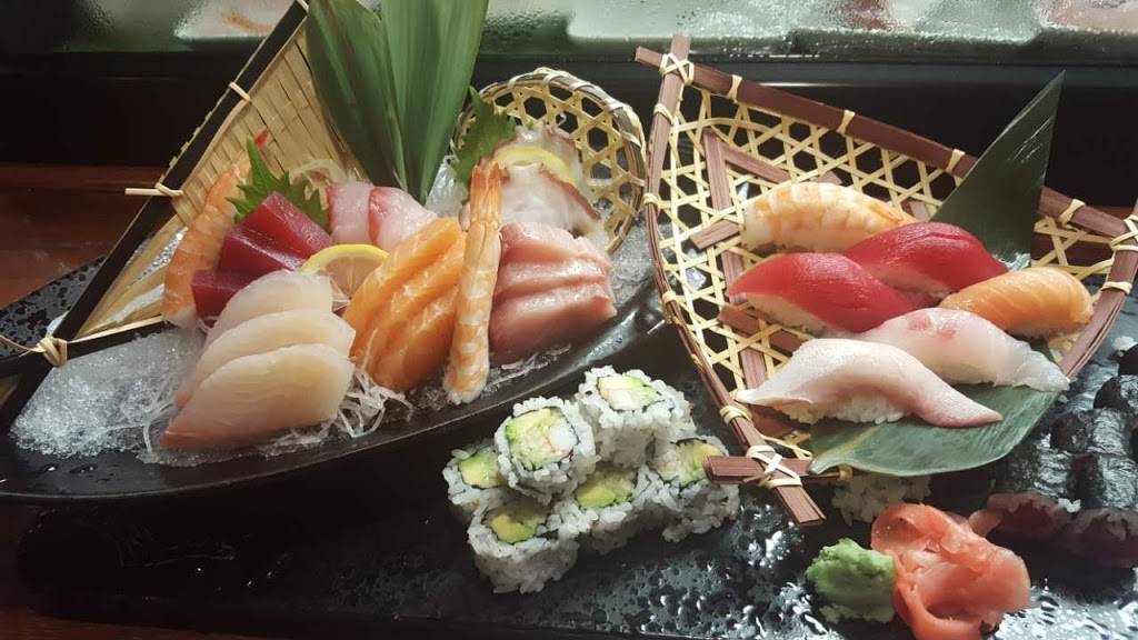 Yoshi Sushi Bar and Japanese Cuisine | restaurant | 260 Racine Dr, Wilmington, NC 28403, USA | 9107996799 OR +1 910-799-6799