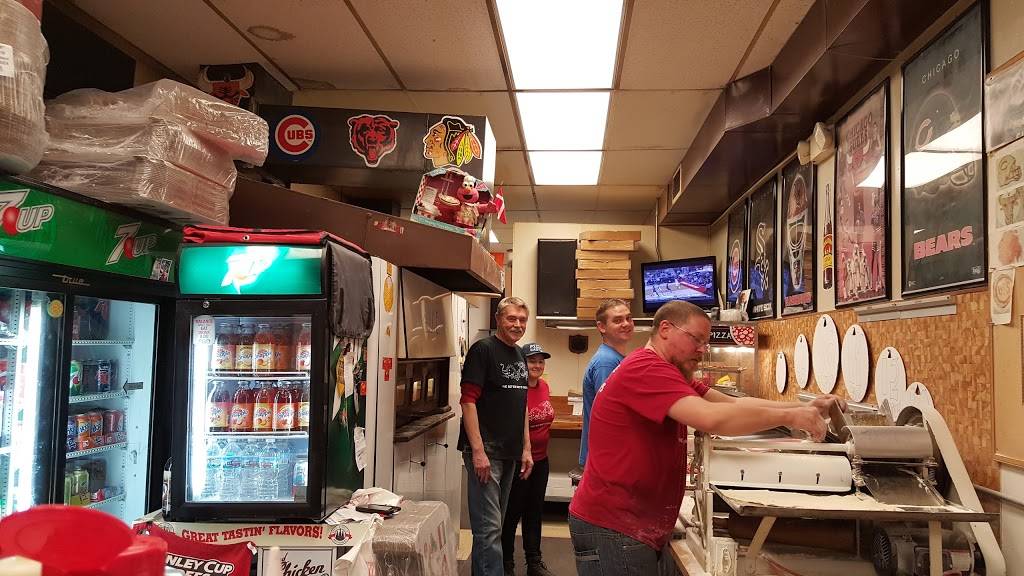 Pizza Castle | restaurant | 3256 W 55th St, Chicago, IL 60632, USA | 7737761075 OR +1 773-776-1075