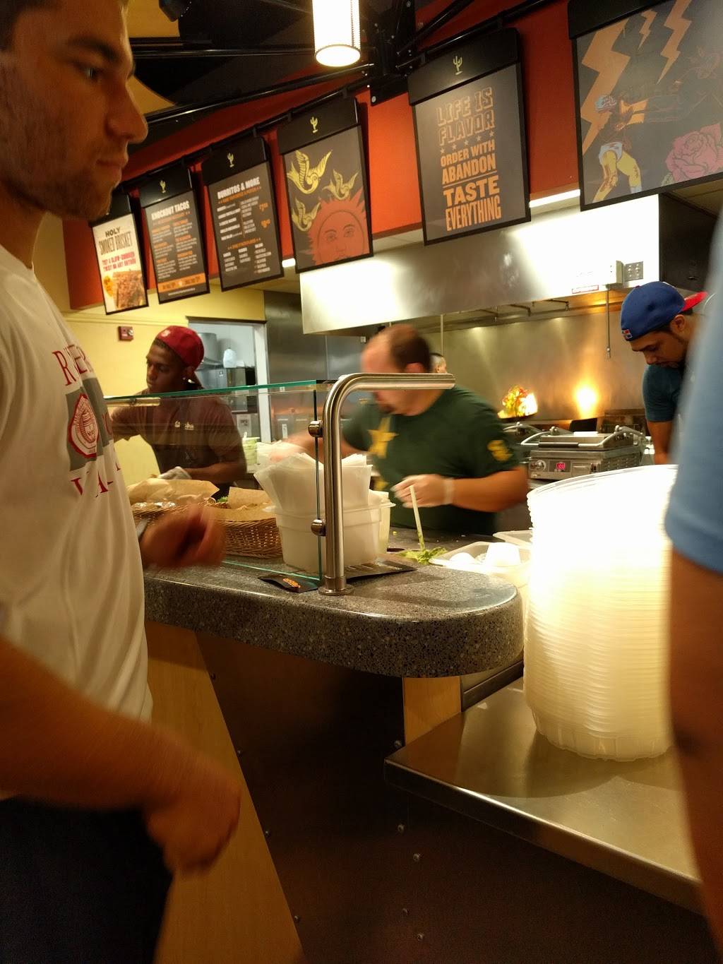 QDOBA Mexican Eats | restaurant | 185 Linden St, Wellesley, MA 02482, USA | 7812353390 OR +1 781-235-3390