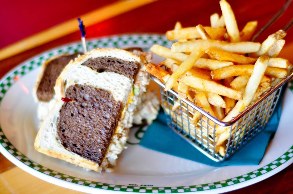 Barneys Beanery | restaurant | 1351 3rd St, Santa Monica, CA 90401, USA | 3106565777 OR +1 310-656-5777