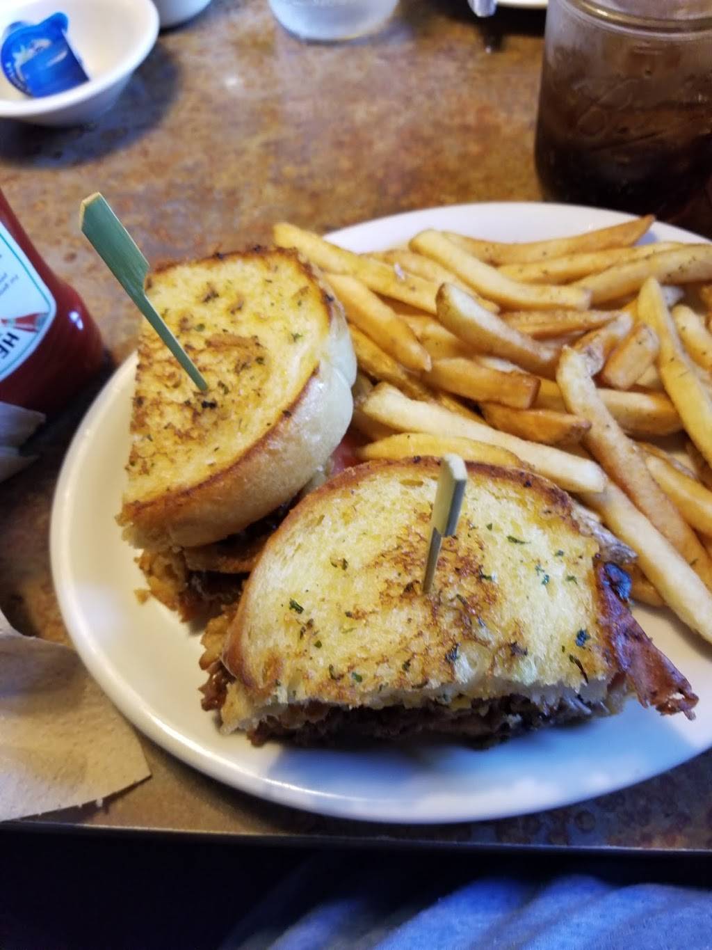 Huckleberrys | restaurant | 222 E Bullard Ave, Fresno, CA 93710, USA | 5594409045 OR +1 559-440-9045