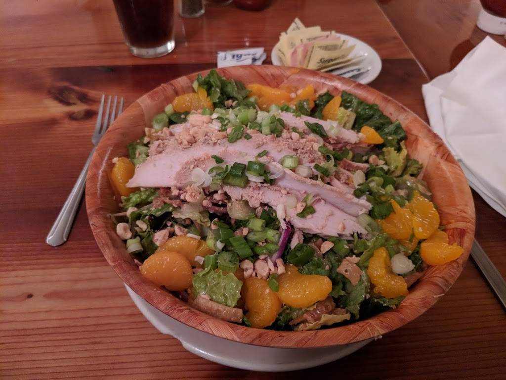 Jamies Bar & Grill | restaurant | 427 Broadway, Sacramento, CA 95818, USA | 9164424044 OR +1 916-442-4044