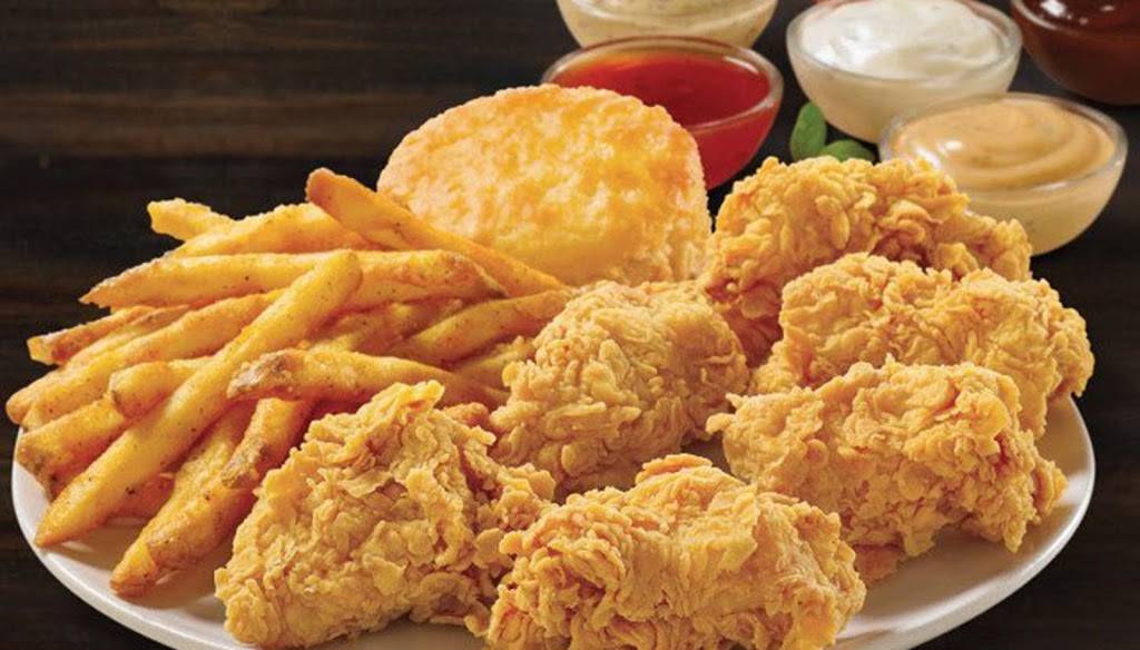 Popeyes Louisiana Kitchen | restaurant | 4209 W Greenfield Ave, Milwaukee, WI 53215, USA | 4149795713 OR +1 414-979-5713