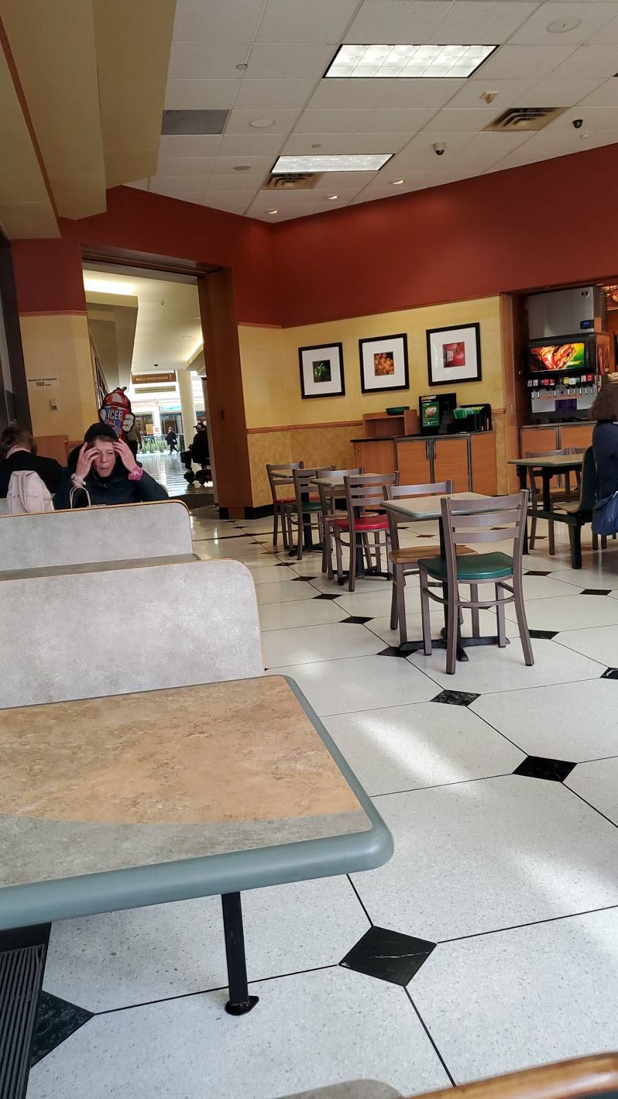 Subway | meal takeaway | 30 E 7th St #335, St Paul, MN 55101, USA | 6512227827 OR +1 651-222-7827