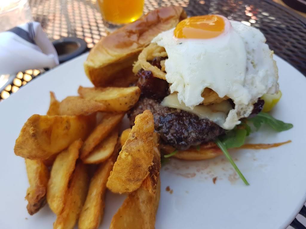 Joes American Bar & Grill | restaurant | 100 Atlantic Ave, Boston, MA 02110, USA | 6173678700 OR +1 617-367-8700