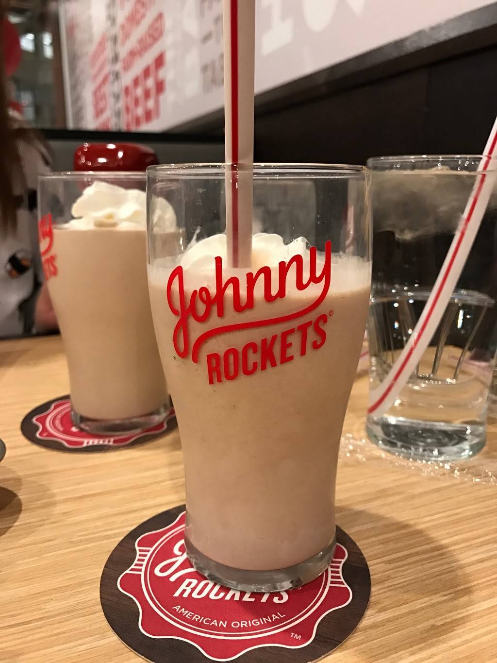 Johnny Rockets | restaurant | 2621 Palisades Center Dr, West Nyack, NY 10994, USA | 8453489343 OR +1 845-348-9343