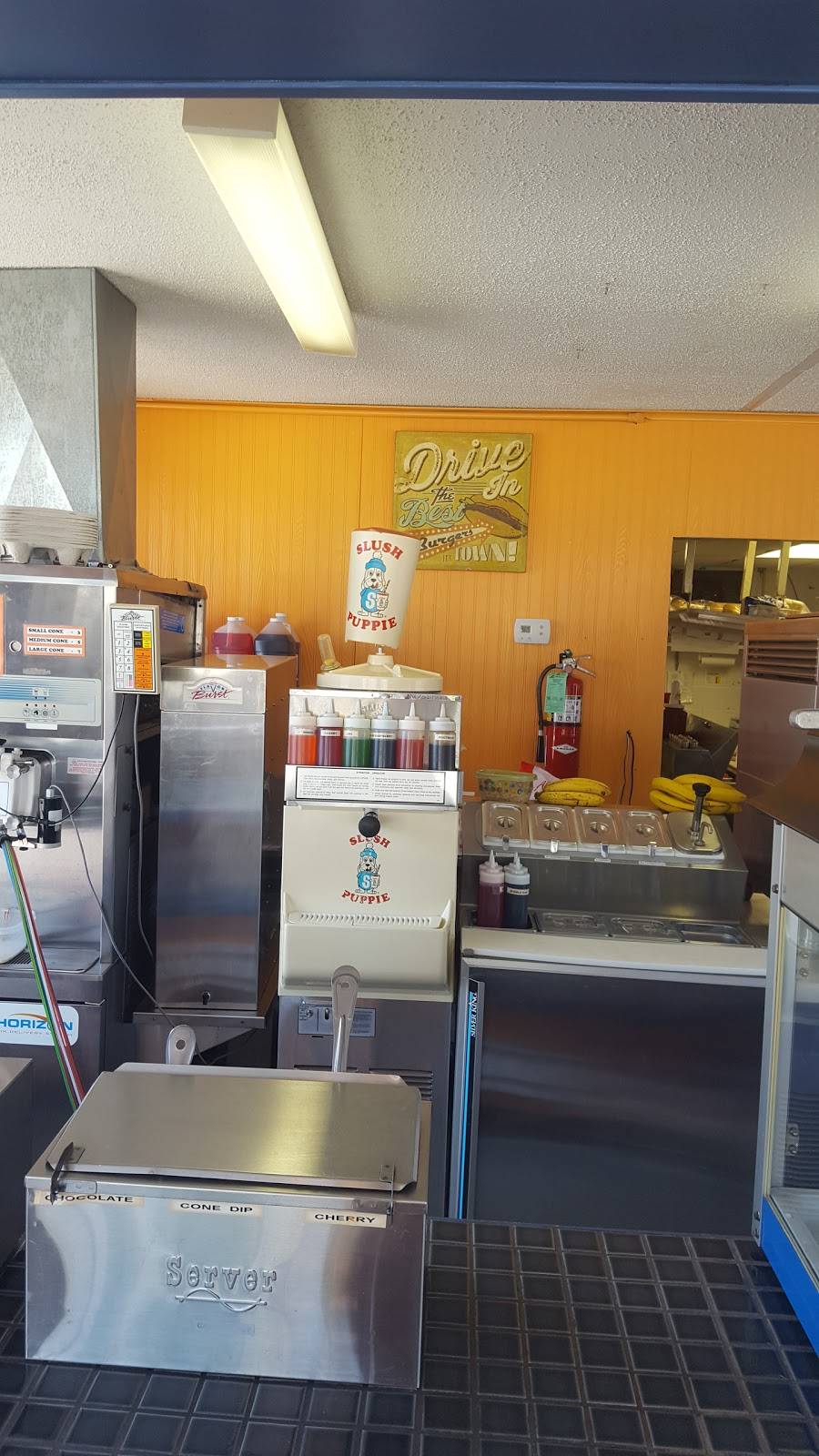 Mikeys Drive In | restaurant | 9096 Red Arrow Hwy, Bridgman, MI 49106, USA | 2694656933 OR +1 269-465-6933