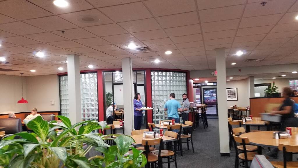 Johnnies Charcoal Broiler | restaurant | 6629 Northwest Expy, Oklahoma City, OK 73132, USA | 4054700177 OR +1 405-470-0177