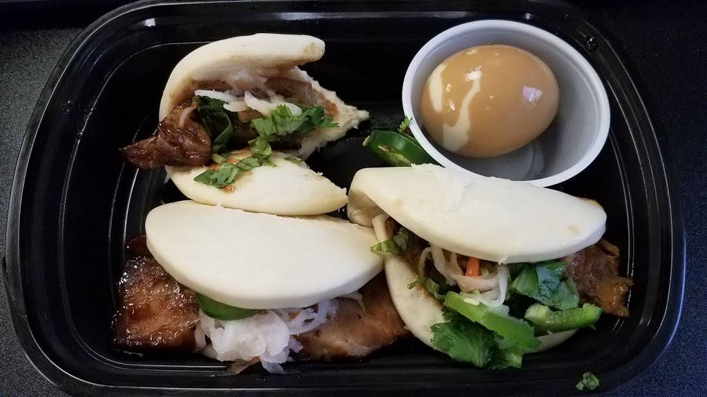 Saigon Sisters (French Market) | restaurant | 131 N Clinton St, Chicago, IL 60661, USA | 3124960094 OR +1 312-496-0094