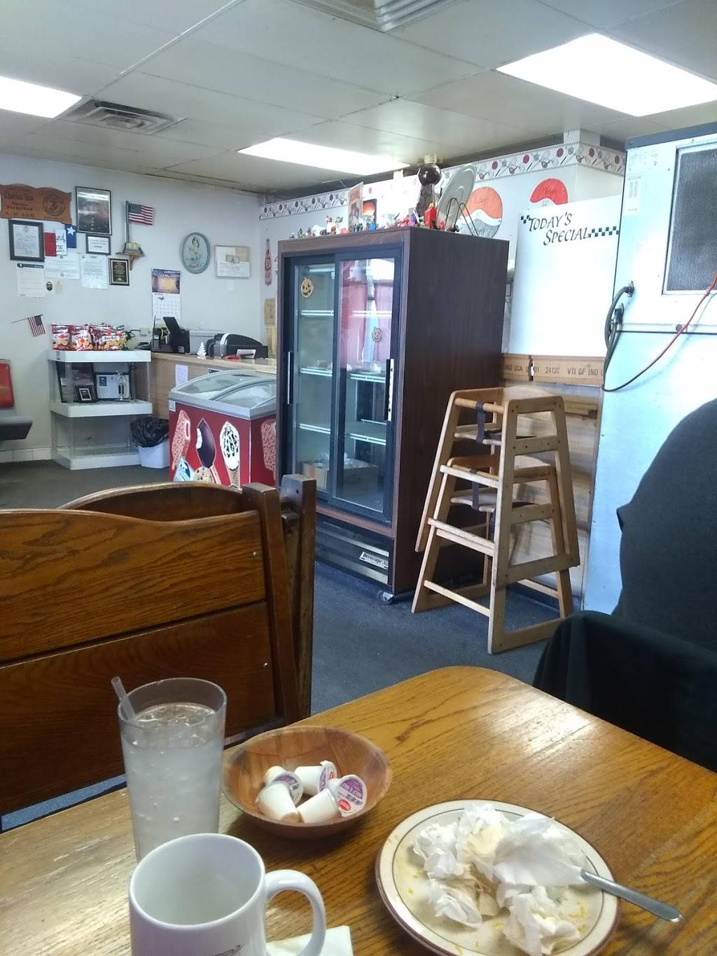 Guidos Restaurant | restaurant | 8007 Harrison Ave, Miamitown, OH 45041, USA | 5133539900 OR +1 513-353-9900