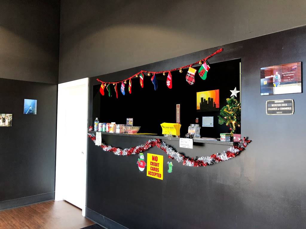 Big Shot Bobs House of Wings - Weirton | restaurant | 241 Three Springs Dr #9, Weirton, WV 26062, USA | 6813283053 OR +1 681-328-3053