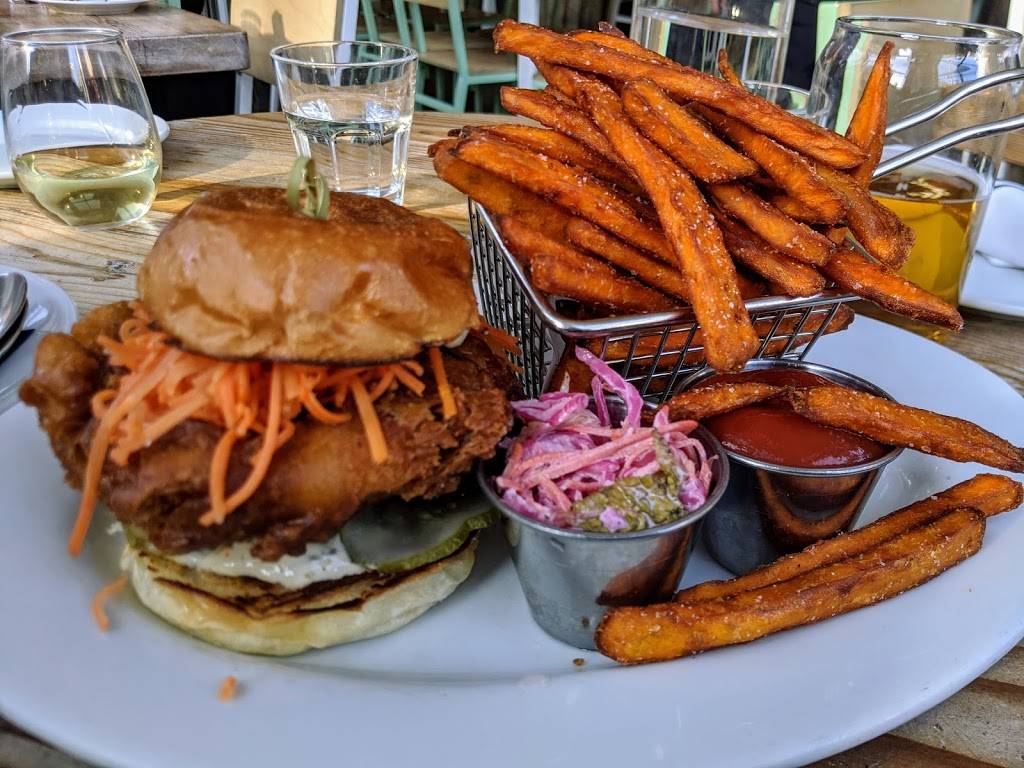 Seamores | restaurant | 161 8th Ave, New York, NY 10011, USA | 2125979222 OR +1 212-597-9222