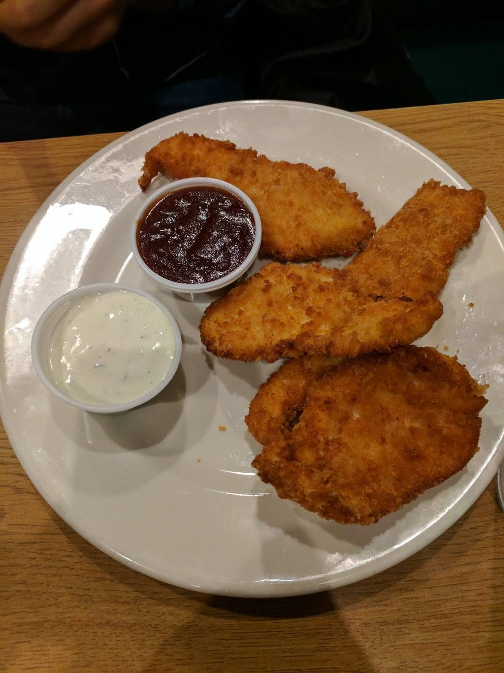 George Murphys at the Creek | restaurant | 36000 W Seven Mile Rd, Livonia, MI 48152, USA | 2484731300 OR +1 248-473-1300