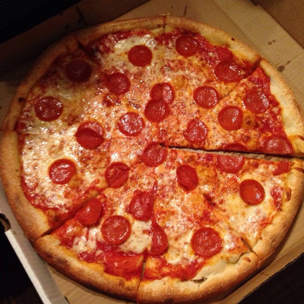 Daros Pizza & Chicken | restaurant | 4425 Kissena Blvd, Flushing, NY 11355, USA | 7184455572 OR +1 718-445-5572