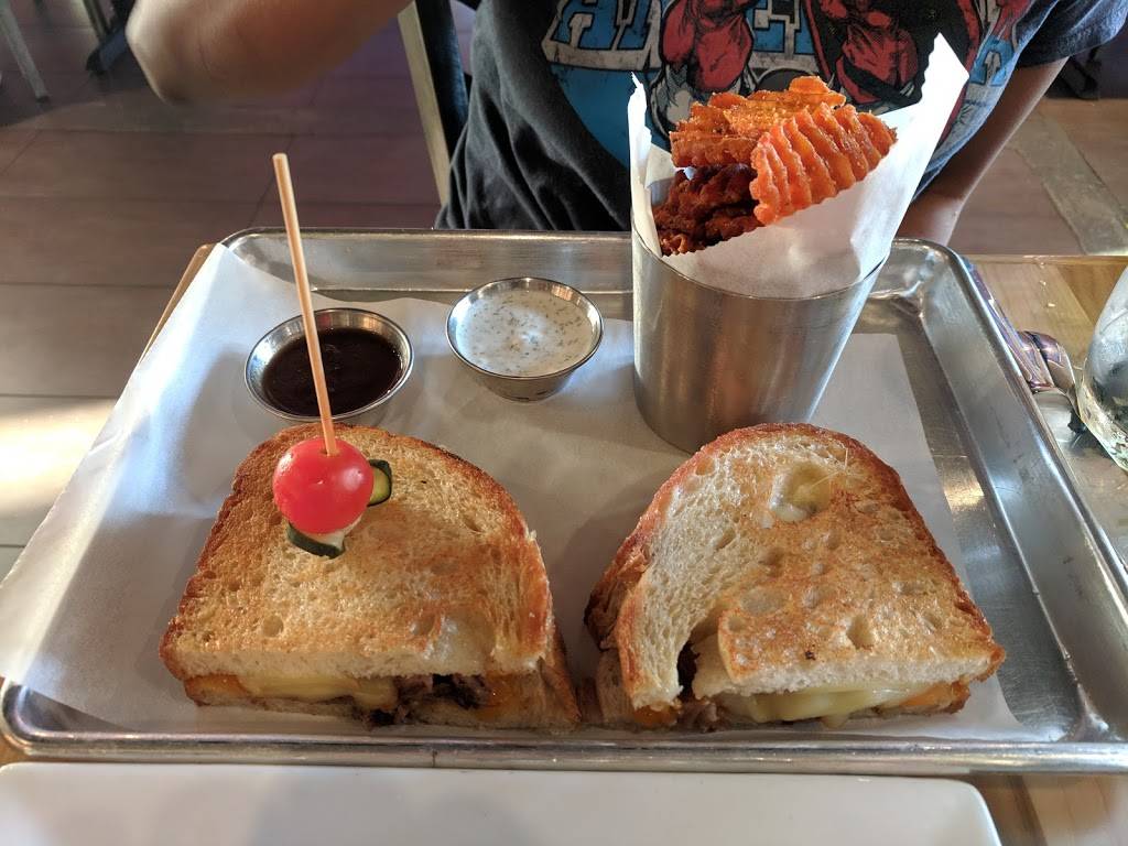 Dallas Grilled Cheese Co. (Mockingbird Station) | restaurant | 5319 E Mockingbird Ln, Dallas, TX 75206, USA | 4696202121 OR +1 469-620-2121