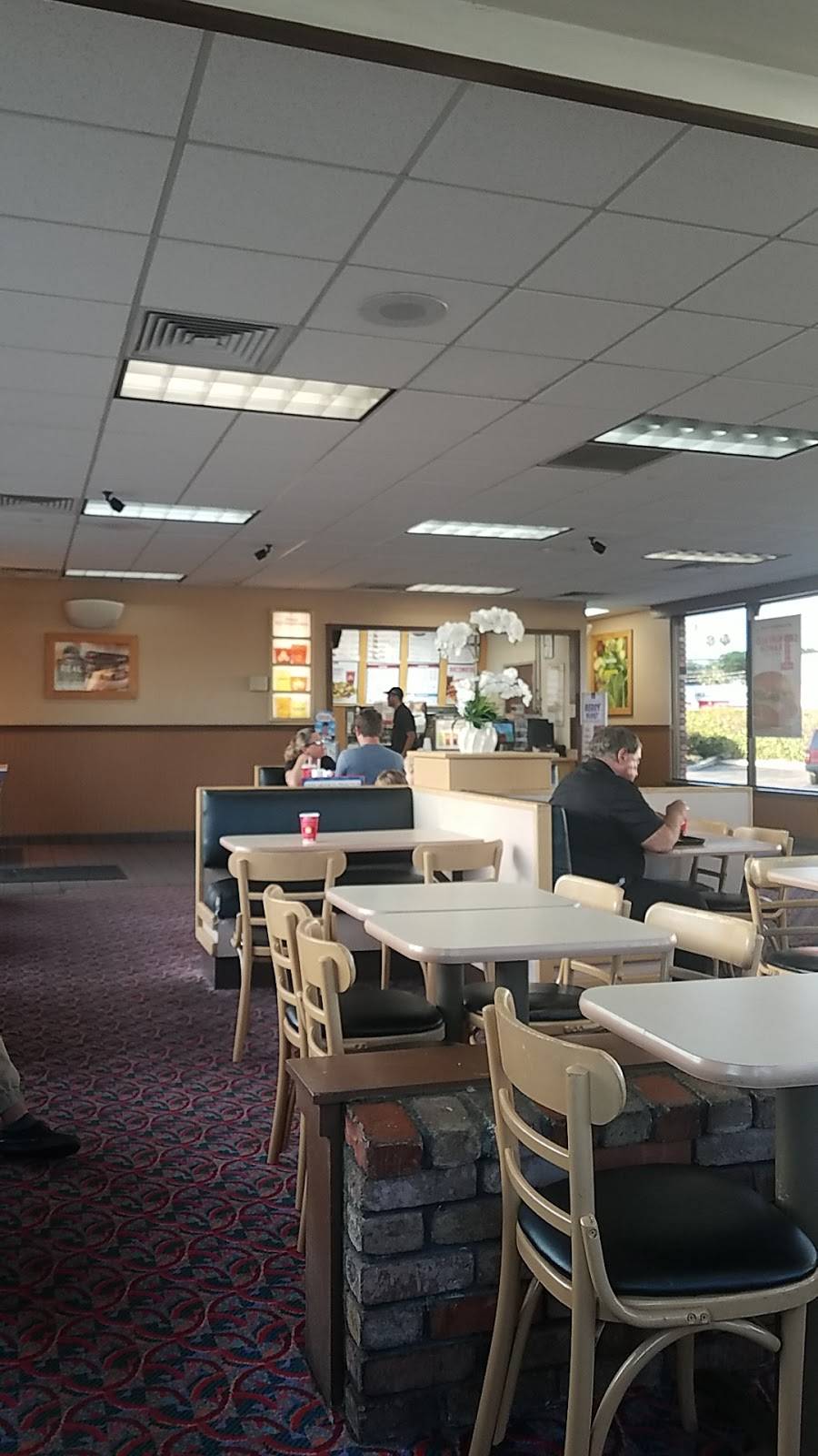 Wendys | restaurant | 5724 Hollister Ave, Goleta, CA 93117, USA | 8059671338 OR +1 805-967-1338