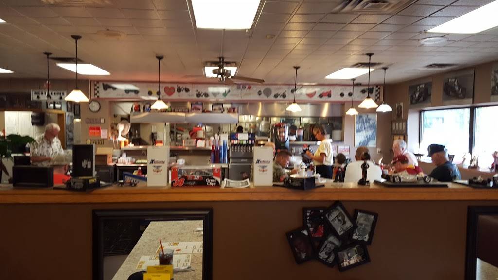 Charlie Browns Pancake & Steak House | bakery | 1038 N Main St, Indianapolis, IN 46224, USA | 3172432502 OR +1 317-243-2502